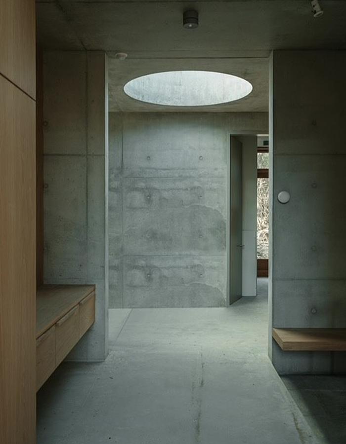 Architectural concrete in Surf Coast home by True Grade Concreting
